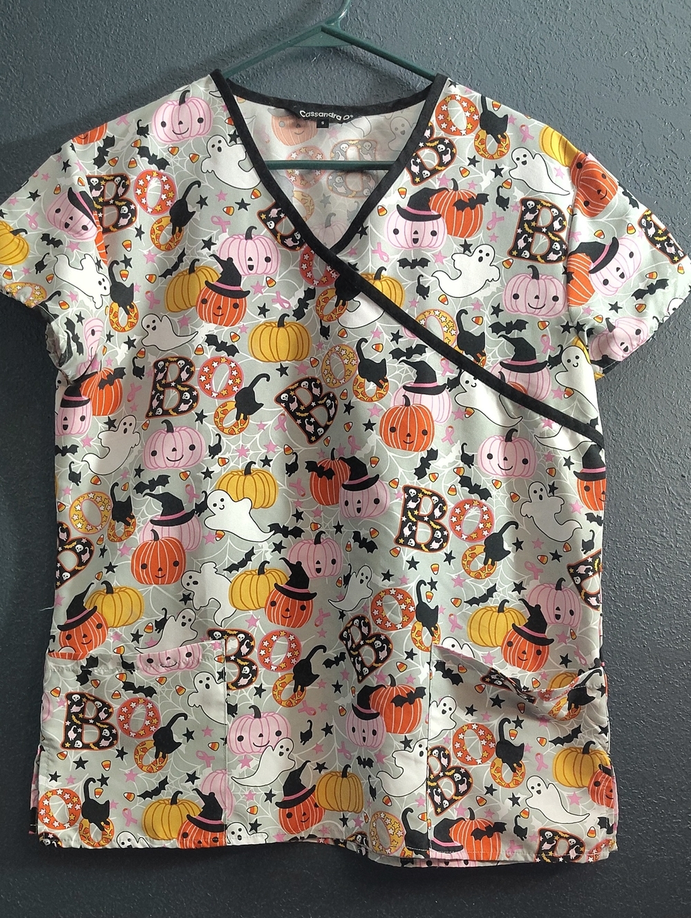 Halloween Pumpkin & Ghost Print Scrub Top - Pink, Orange, Yellow Size Small